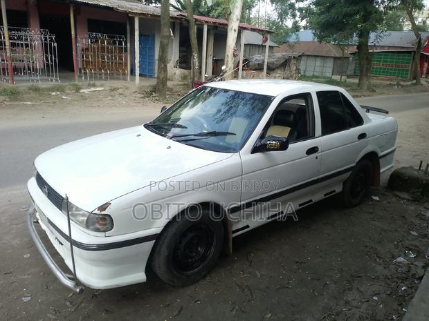 Nissan Sunny 1990 White