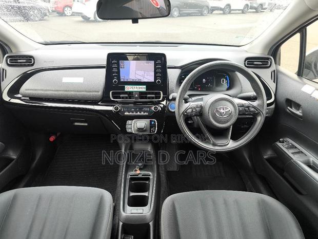 Toyota Aqua 2022 Pearl