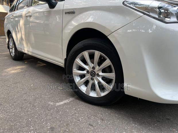 Toyota Corolla Fielder 2017 Pearl