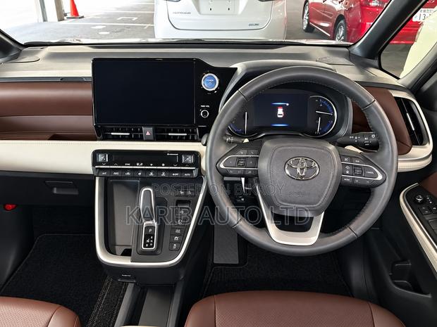 Toyota Noah 2023 Beige