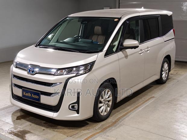 Toyota Noah 2023 Beige