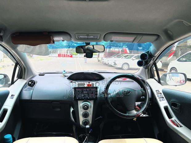 Toyota Vitz 2005 Pearl