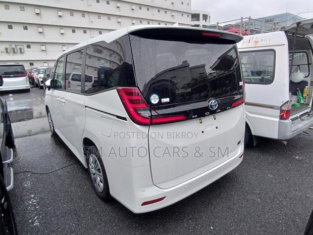 Toyota Noah 2022 Pearl