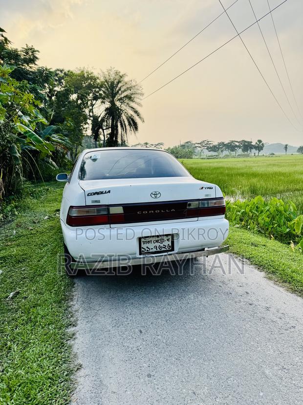 Toyota Corolla Sedan Automatic 1997 White