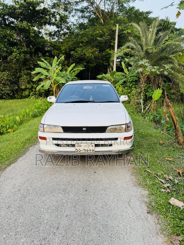 Toyota Corolla Sedan Automatic 1997 White