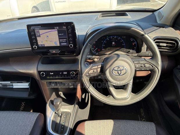 Toyota Yaris 2022 Pearl