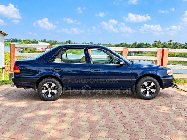 Toyota Corolla 1.3 Sedan 1996 Blue