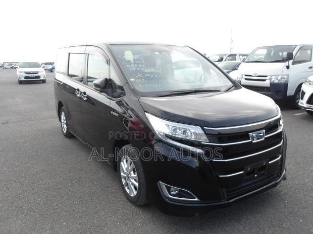 Toyota Noah 1.8 FWD Hybrid (7 seater) 2021 Black