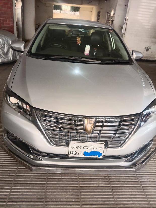 Toyota Premio 1.5 FWD 2017 Silver