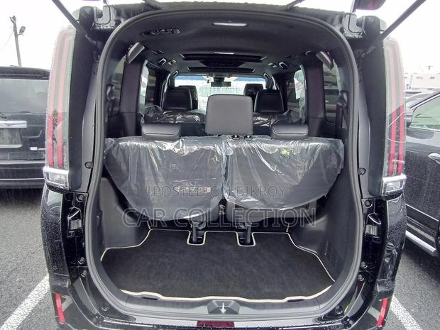 Toyota Esquire 2.0 FWD (8 seater) 2021 Black