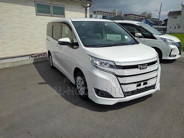 Toyota Noah 2.0 FWD (8 Seater) 2021 Pearl