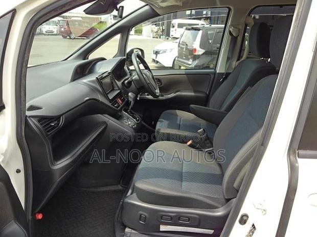 Toyota Noah 2.0 FWD (8 Seater) 2021 Pearl