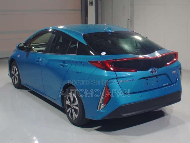 Toyota Prius 2021 Blue