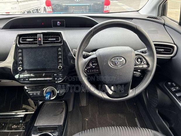 Toyota Prius 2021 Blue