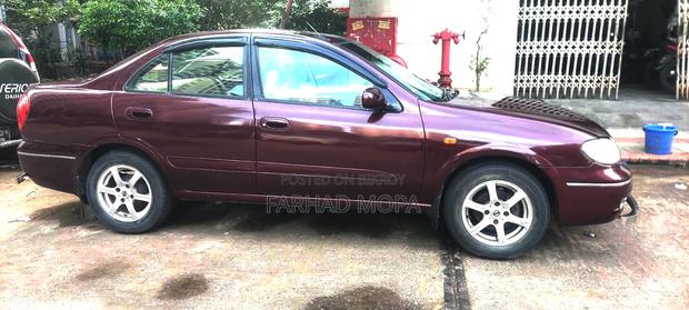 Nissan Sunny 2006 Maroon