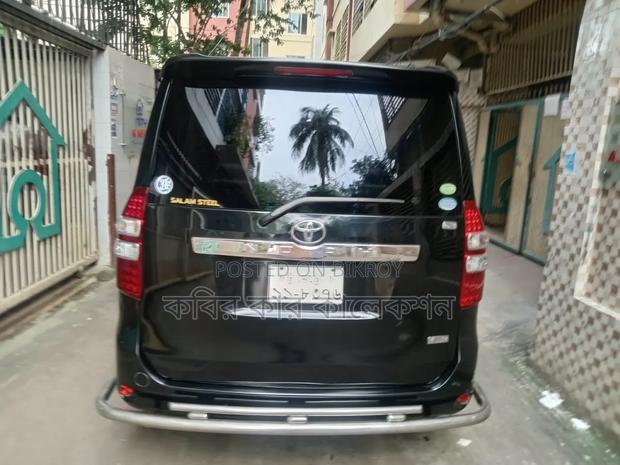 Toyota Noah 2013 Black