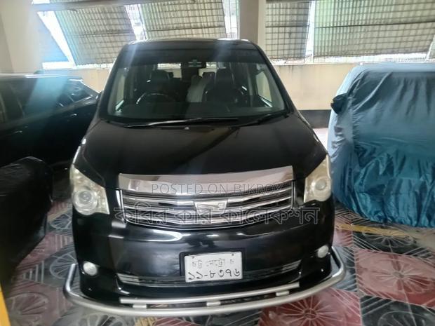 Toyota Noah 2013 Black