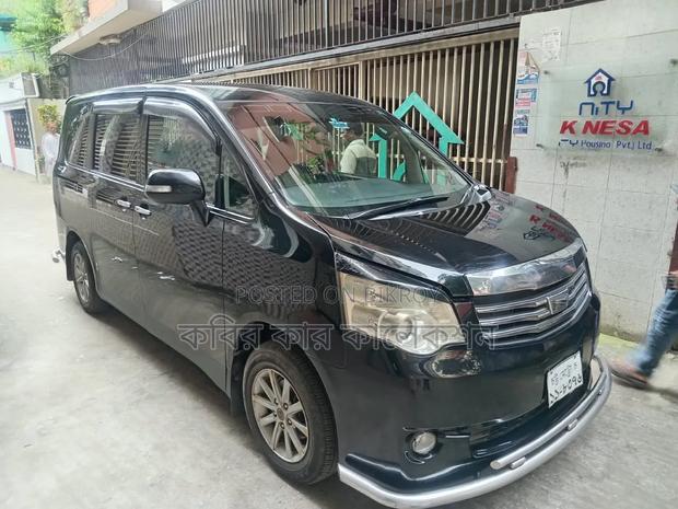 Toyota Noah 2013 Black