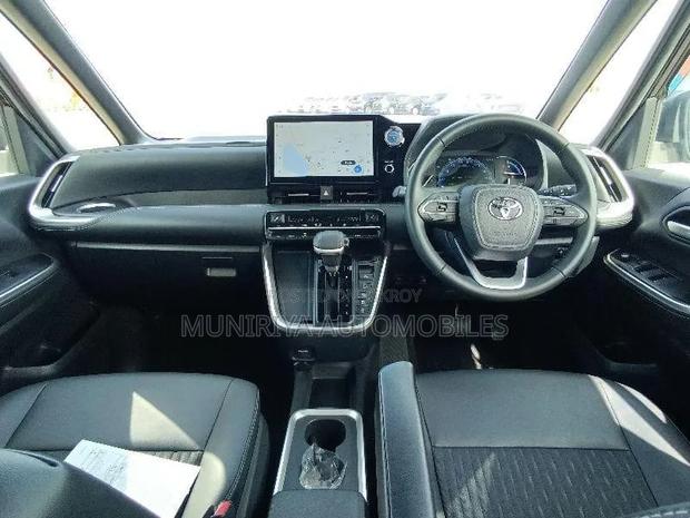 Toyota Noah 2022 Black