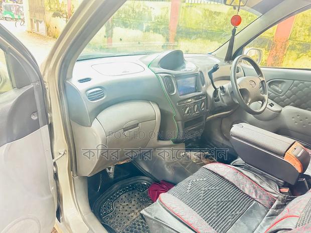 Toyota Fun Cargo 2004 Silver