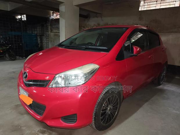 Toyota Vitz 2011 Red