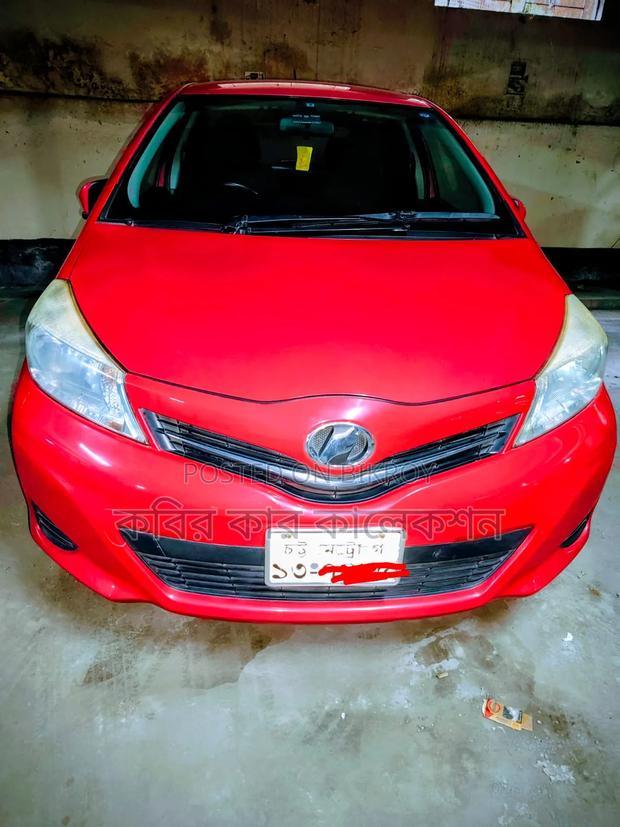 Toyota Vitz 2011 Red