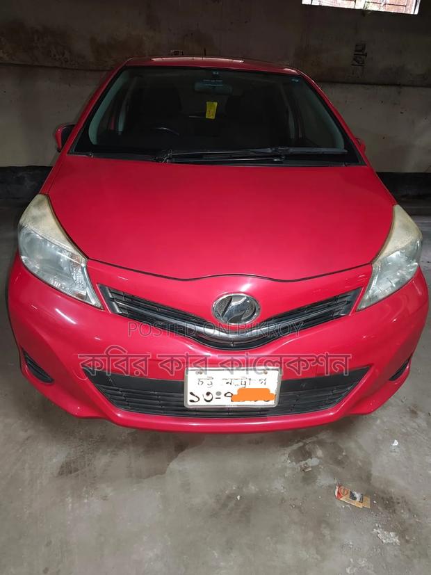 Toyota Vitz 2011 Red