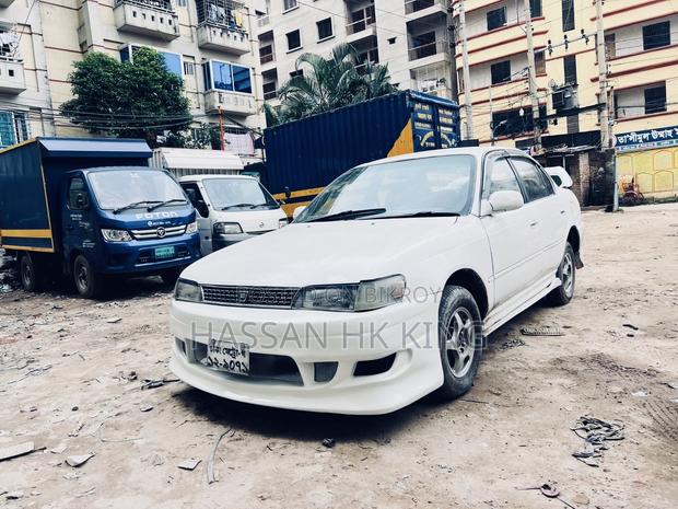 Toyota Corolla 1993 White
