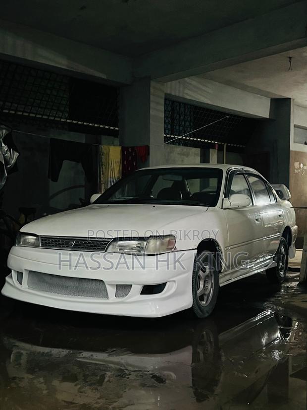 Toyota Corolla 1993 White