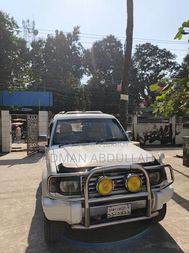 Mitsubishi Pajero 1994 White