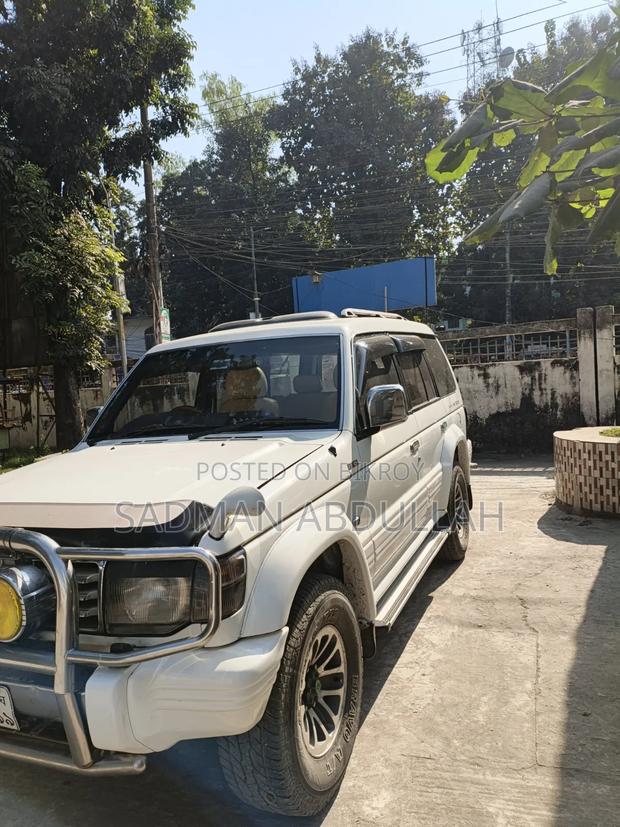 Mitsubishi Pajero 1994 White