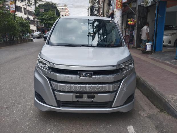 Toyota Noah 2.0 FWD (8 Seater) 2021 Silver