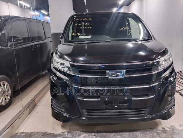 Toyota Noah 1.8 FWD Hybrid (7 seater) 2021 Black