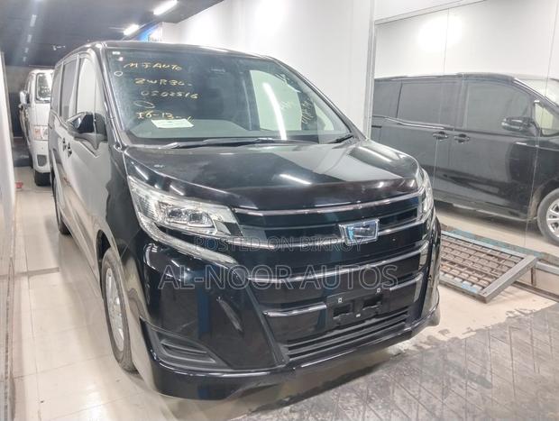 Toyota Noah 1.8 FWD Hybrid (7 seater) 2021 Black