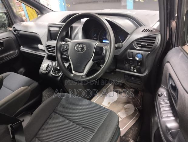 Toyota Noah 1.8 FWD Hybrid (7 seater) 2021 Black