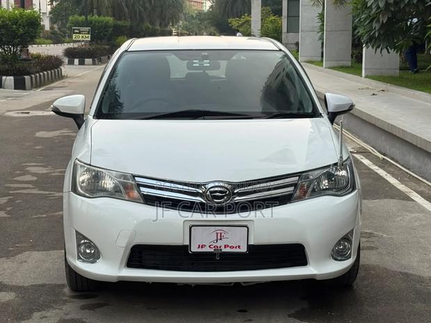 Toyota Corolla Fielder 1.5 Petrol AWD 2014 Pearl
