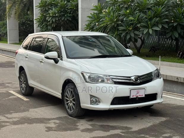 Toyota Corolla Fielder 1.5 Petrol AWD 2014 Pearl
