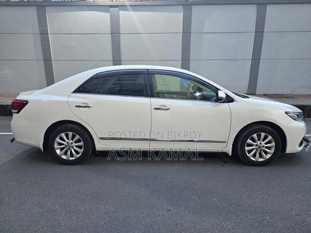 Toyota Premio 2017 Pearl