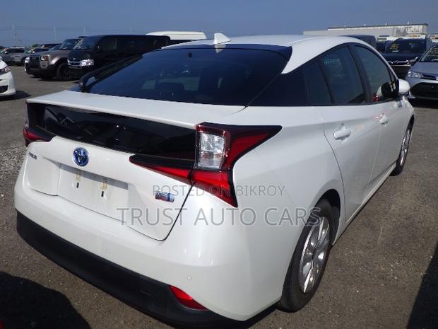 Toyota Prius 2021 Pearl