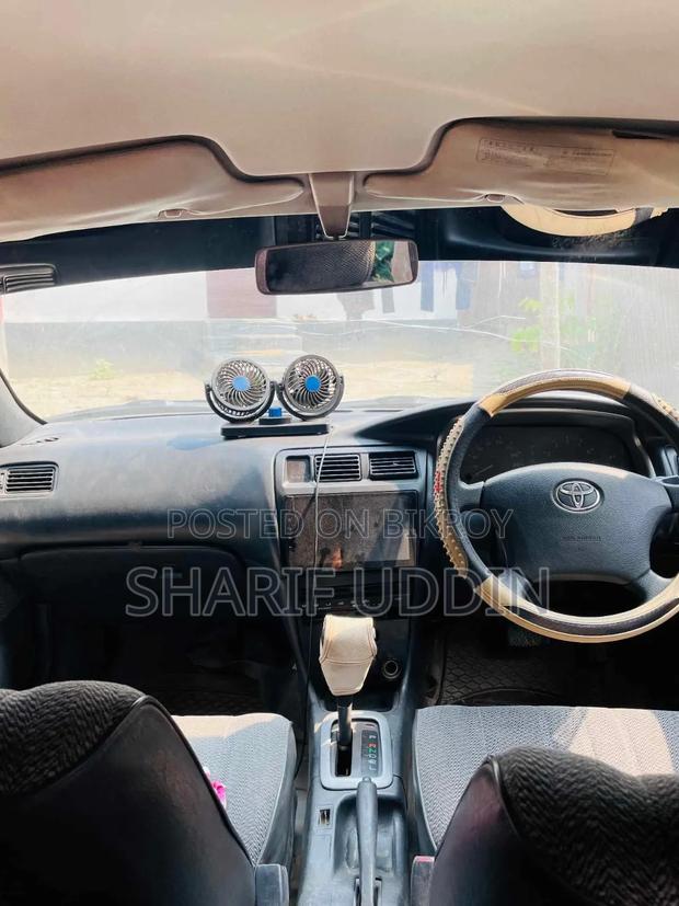 Toyota Corolla 1997 White
