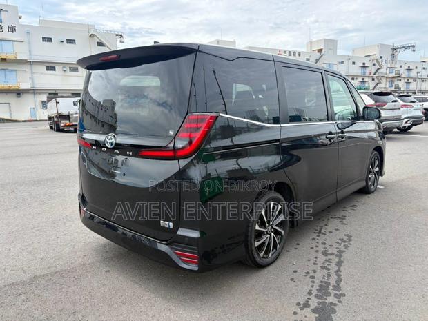 Toyota Noah 2023 Black