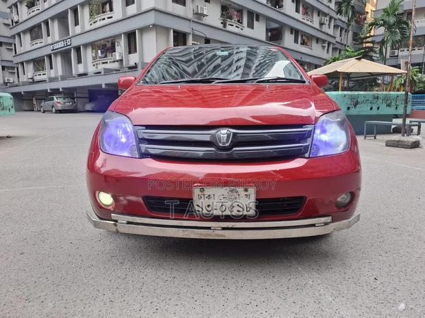 Toyota IST 2005 Red