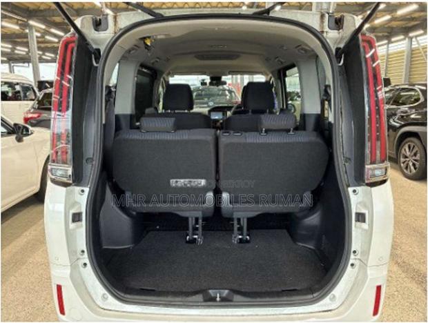 Toyota Noah 2.0 FWD (7 Seater) 2021 Pearl