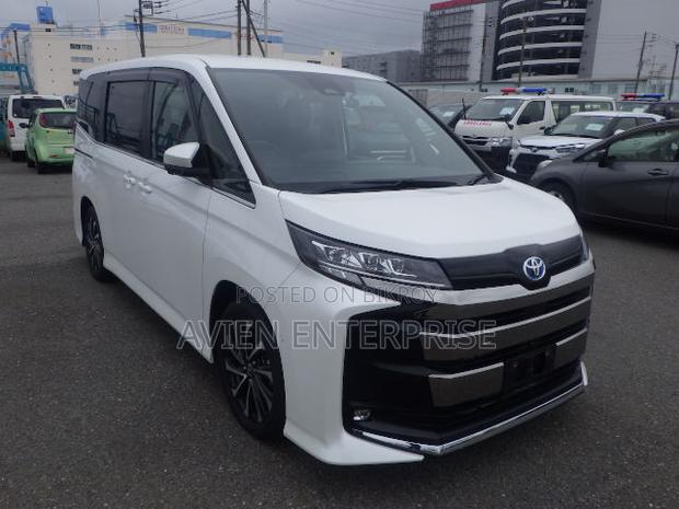 Toyota Noah 2023 Pearl