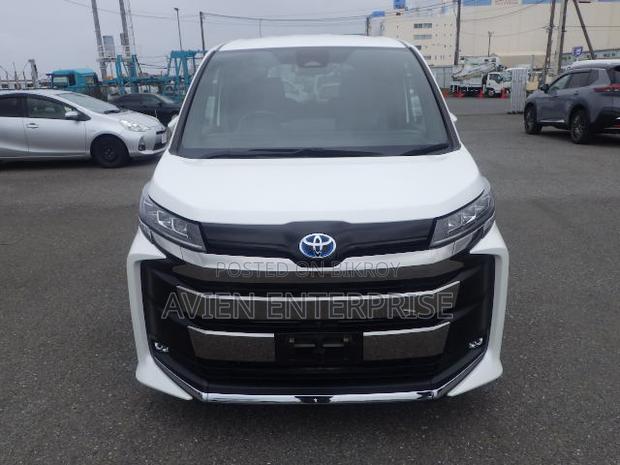 Toyota Noah 2023 Pearl