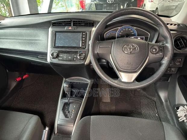 Toyota Corolla Fielder 2021 Silver