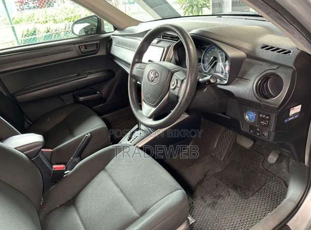 Toyota Corolla Fielder 2021 Silver