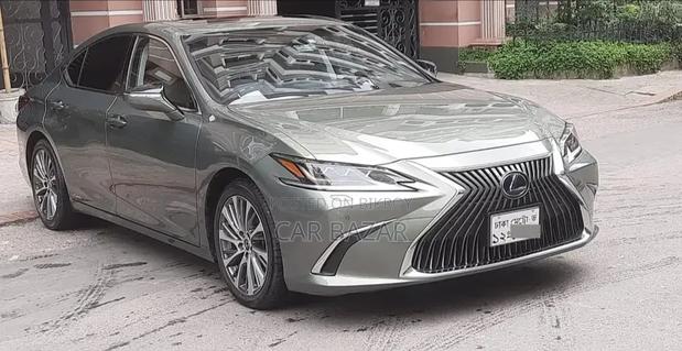Lexus ES 300H Luxury FWD 2019 Green