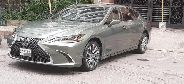 Lexus ES 300H Luxury FWD 2019 Green