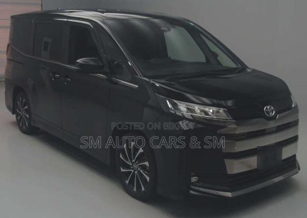 Toyota Noah 2022 Black